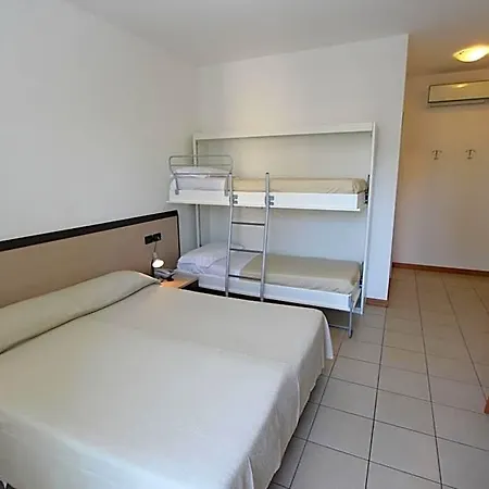 Laura Hotel